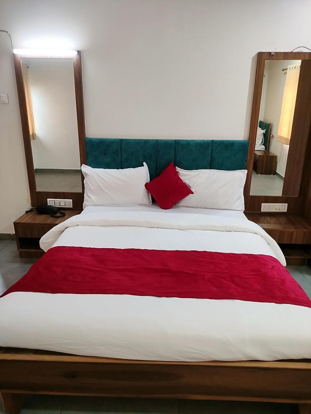Golden Resort Igatpuri Luaran gambar