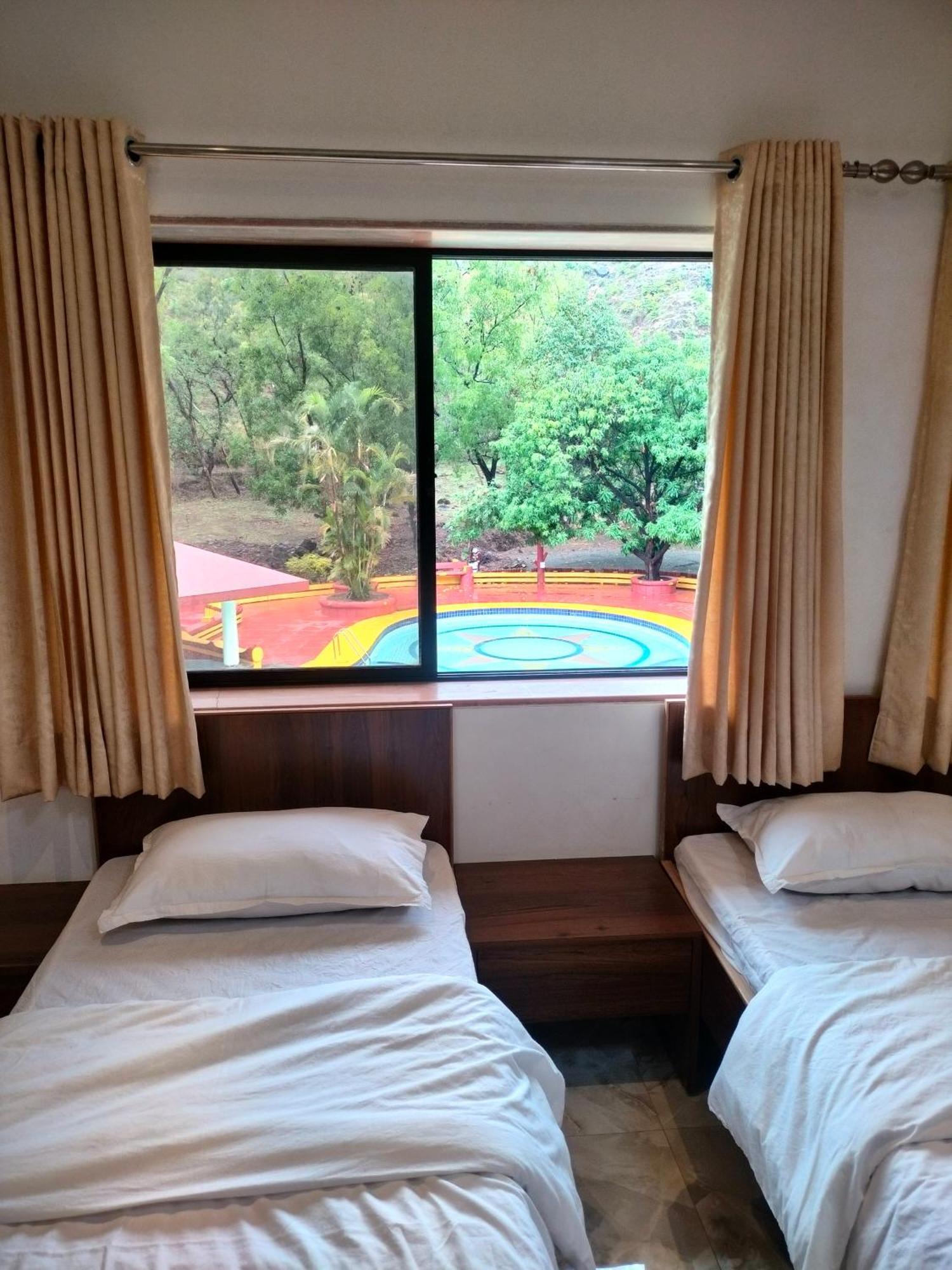 Golden Resort Igatpuri Luaran gambar